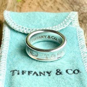TIFFANY & CO. Authentic sterling silver 1837 CONCAVE ring band size 5.5
